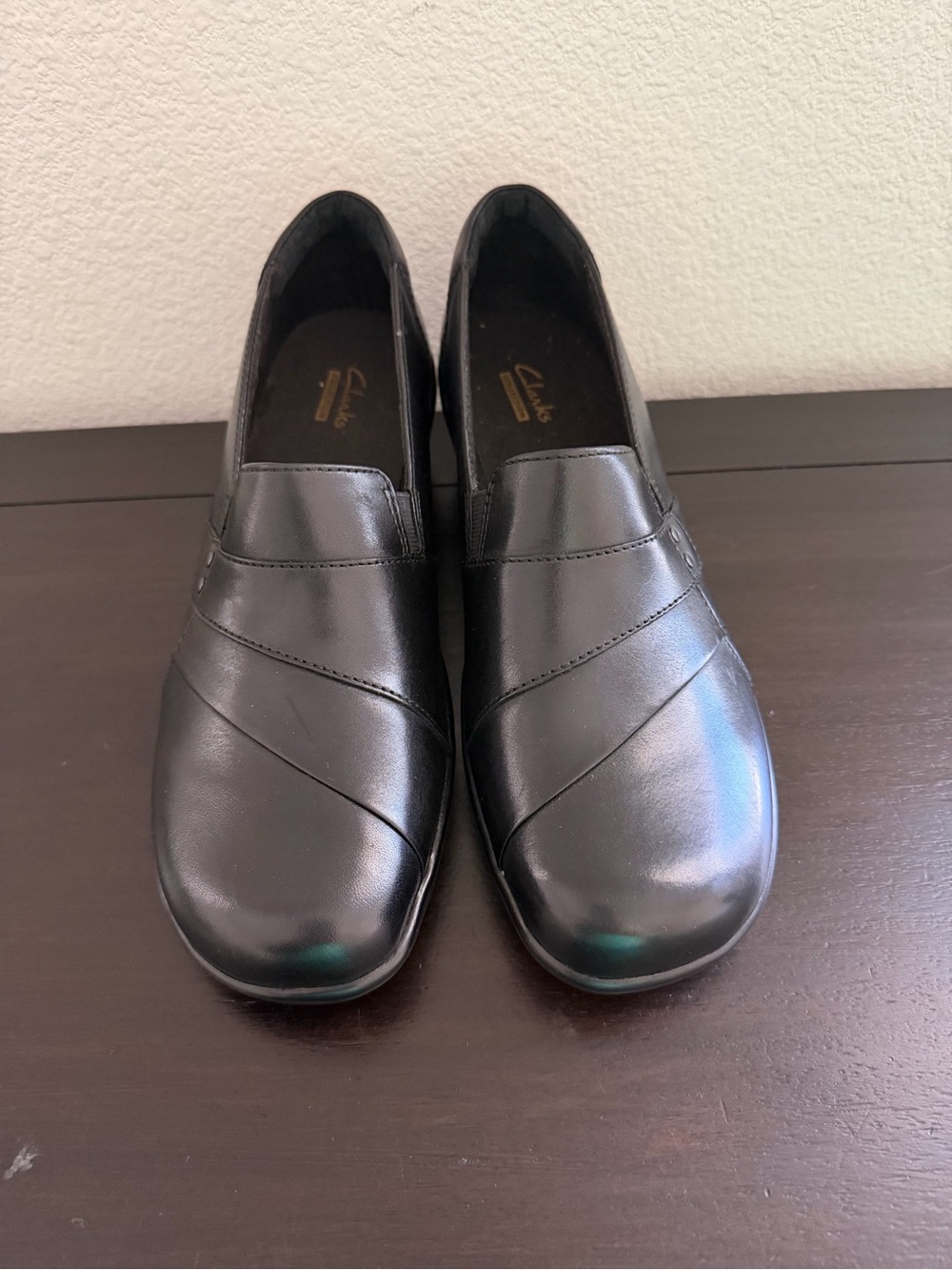 Clarks MaryGold Black Leather Slip-On Loafers for Women Size 8.5